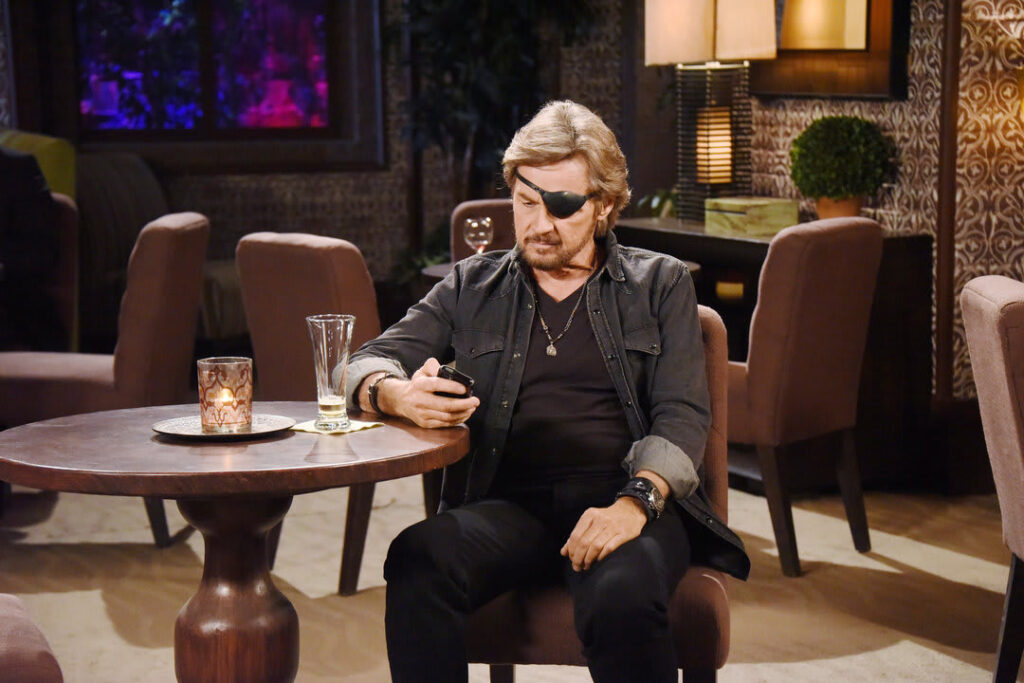 Steve Leave Black Pawn - Days of Our Lives