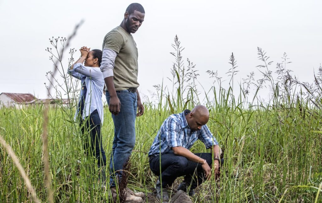Finding Two Bodies - Queen Sugar Season 1 Episode 9