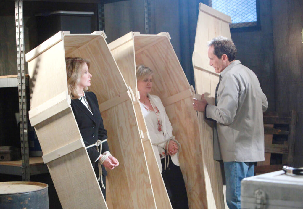 Marlena and Kayla in Coffins - Days of Our Lives