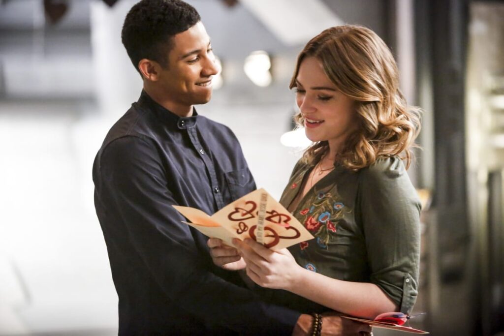 Happy couple - The Flash Season 3 Episode 14