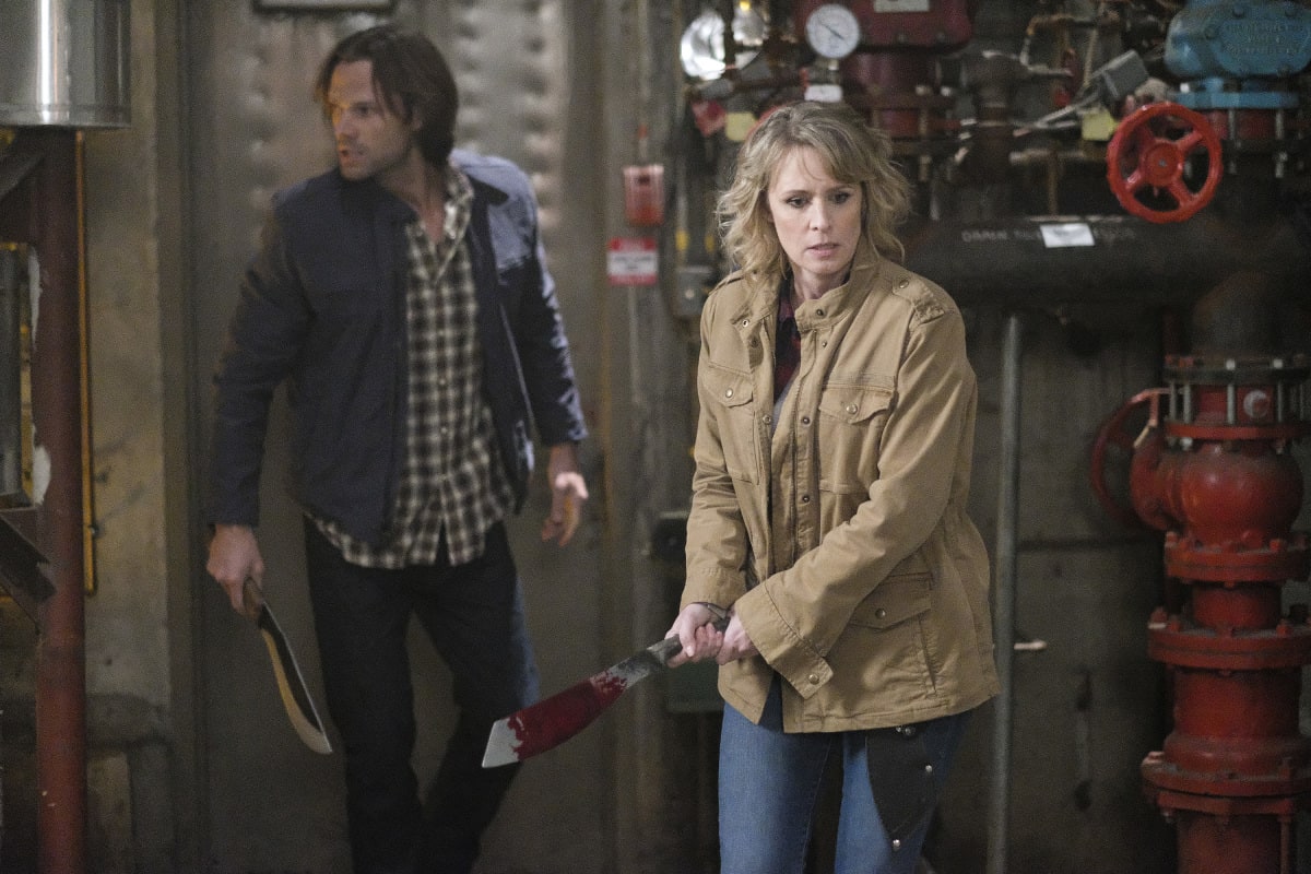 Sam and Mary hunt for more vampires - Supernatural Season 12 Episode 14
