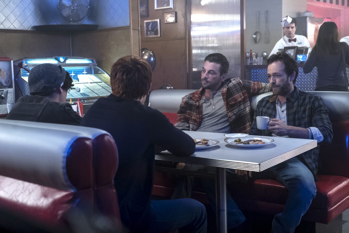 Uncomfortable Family Dinner - Riverdale Season 1 Episode 7