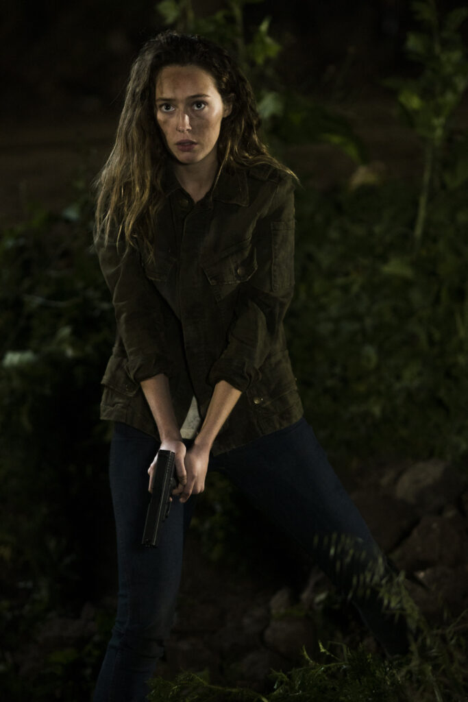 Alicia Kicks Ass - Fear the Walking Dead Season 3 Episode 2