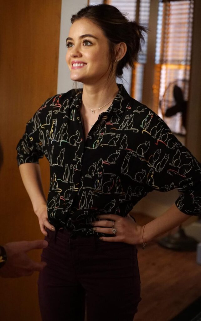 Aria Smiles - Pretty Little Liars Season 7 Episode 17