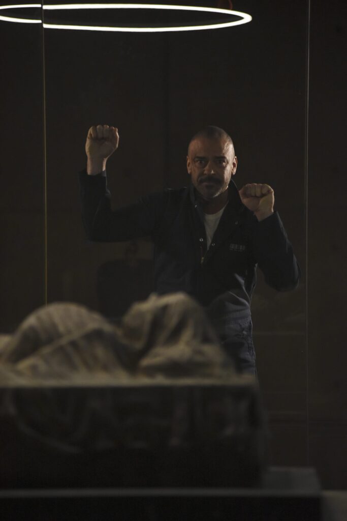 Behind Glass Walls - Shadowhunters Season 2 Episode 12