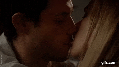 Camsten's First Kiss - Stitchers Season 3 Episode 1