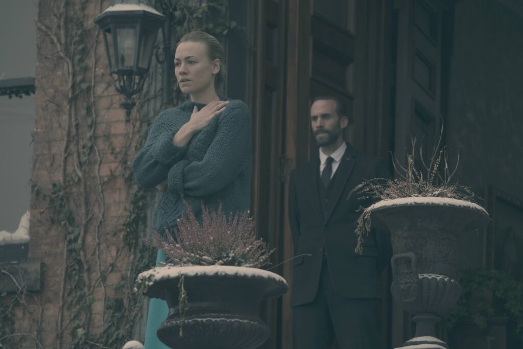 Unhappy - The Handmaid's Tale Season 1 Episode 10
