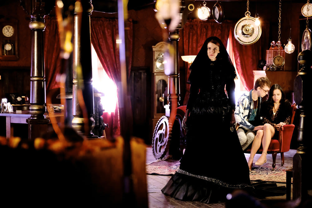 The Widow Sisters - Wynonna Earp Season 2 Episode 6