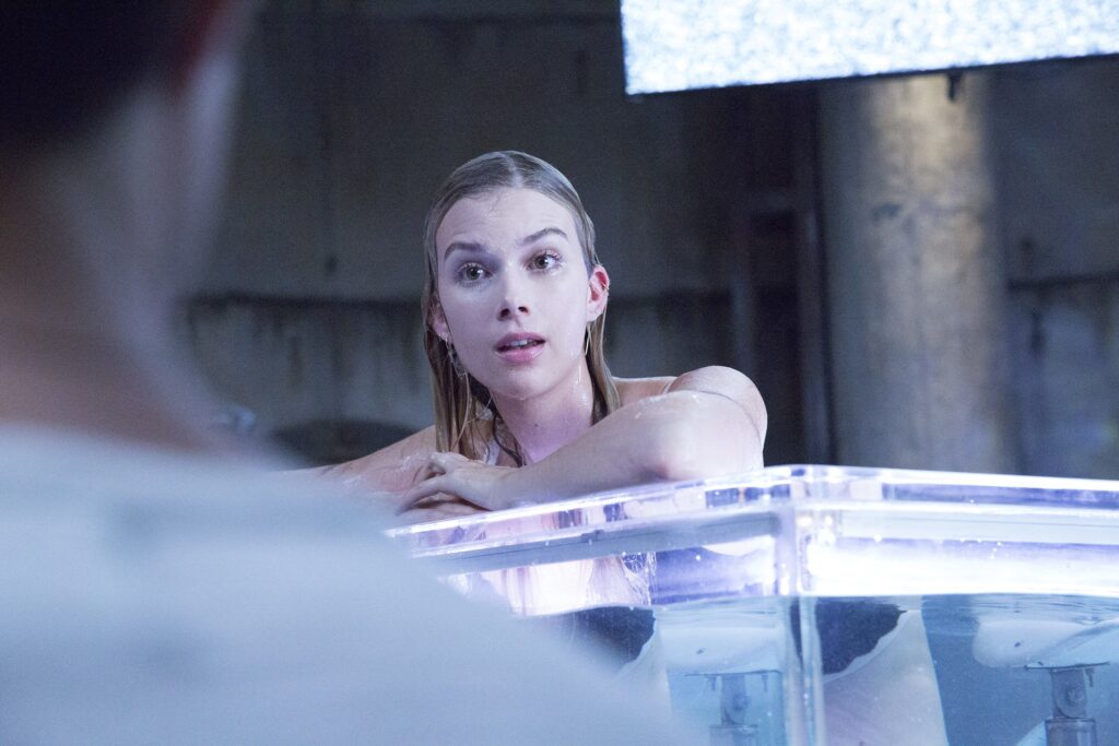Unusual Attire - Stitchers Season 3 Episode 7