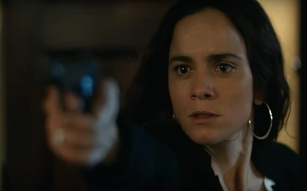 Fighting For Her Place - Queen of the South