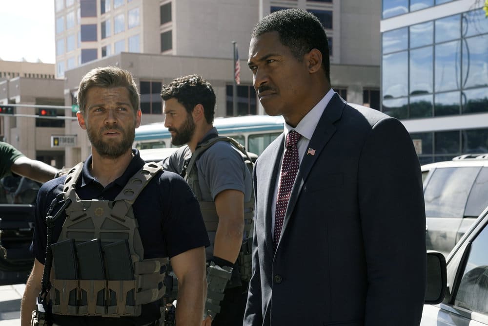 Team on the Job - The Brave Season 1 Episode 5