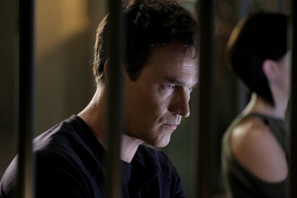 Brooding Reed Is Brooding - The Gifted Season 1 Episode 7