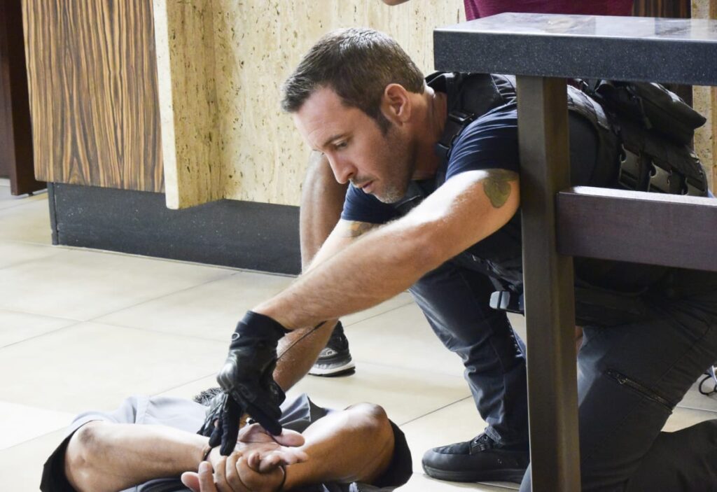 Making a Bust - Hawaii Five-0 Season 8 Episode 7