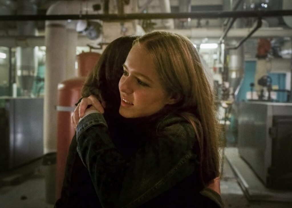Young Danvers Hug - Supergirl Season 3 Episode 6