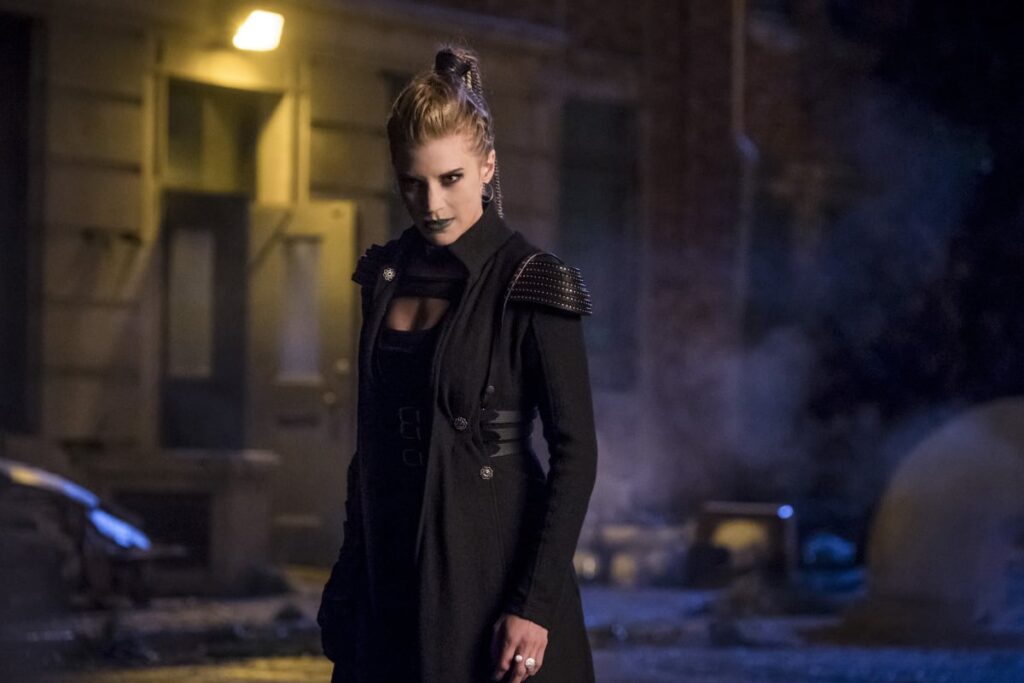 Amunet Black Is Back - The Flash Season 4 Episode 9
