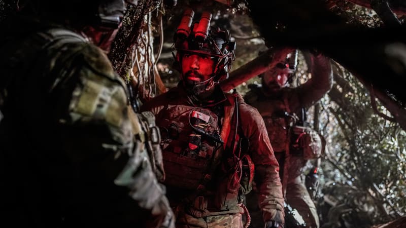 Bravo Team runs for the border - SEAL Team Season 1 Episode 9