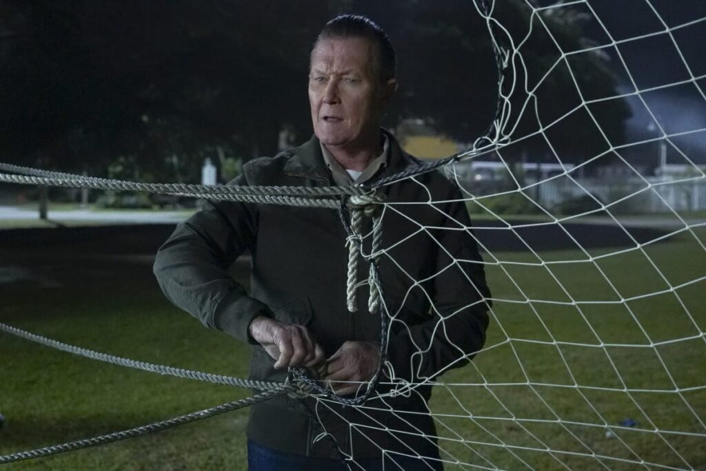 Cabe Tells Allie - Scorpion