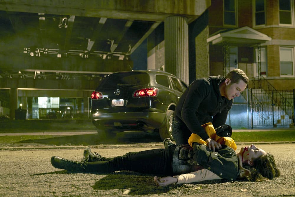 Jay Finds a Gunshot Victim - Chicago PD Season 5 Episode 10