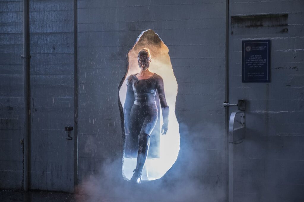 Reign Attacks - Supergirl Season 3 Episode 10