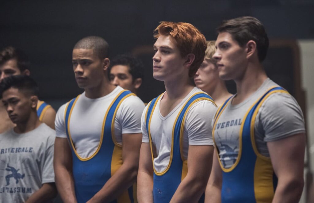 Who Will Make The Team? - Riverdale Season 2 Episode 11