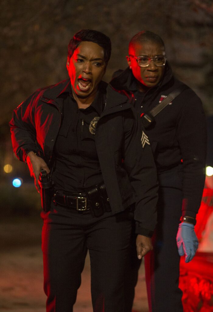 Athena and Hen - 9-1-1 Season 1 Episode 7