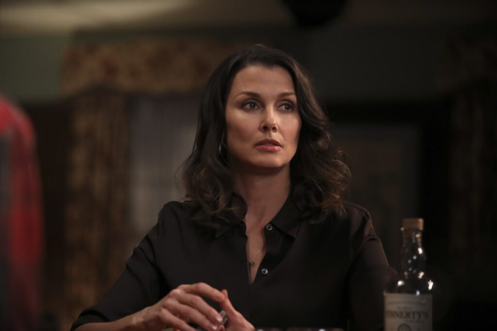 Erin Stands Up For Nicky - Blue Bloods Season 8 Episode 13