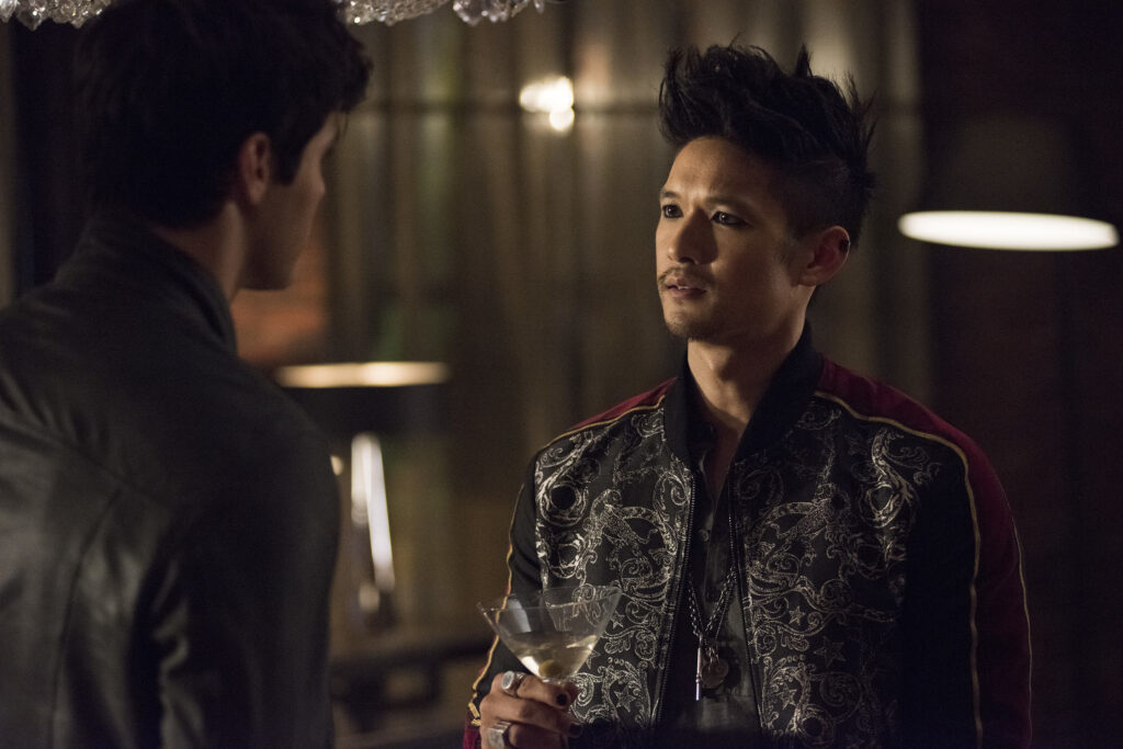 New Position - Shadowhunters Season 3 Episode 1