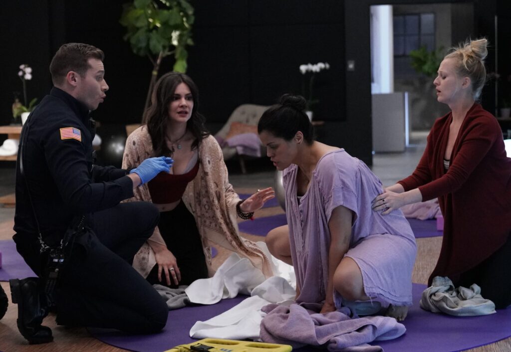 Yoga - 9-1-1 Season 1 Episode 7
