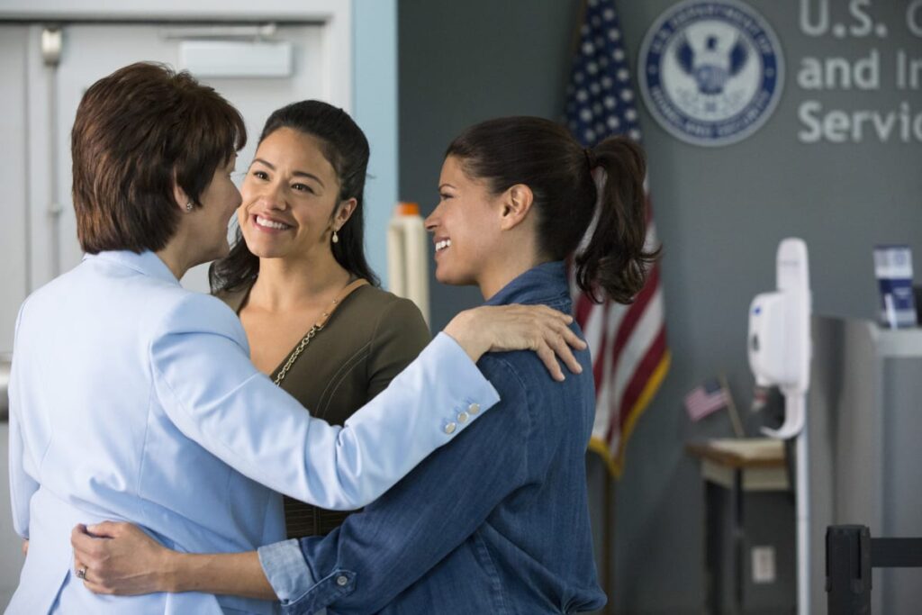 Go Get 'Em, Alba - Jane the Virgin Season 4 Episode 15