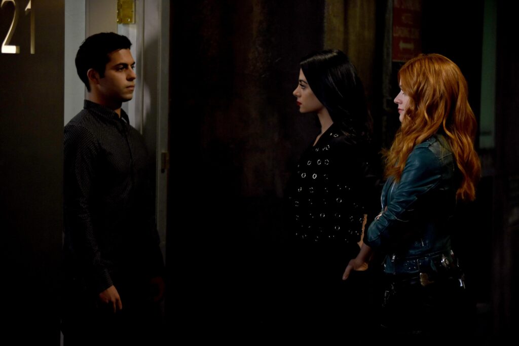 Rogue Vampire - Shadowhunters Season 3 Episode 4