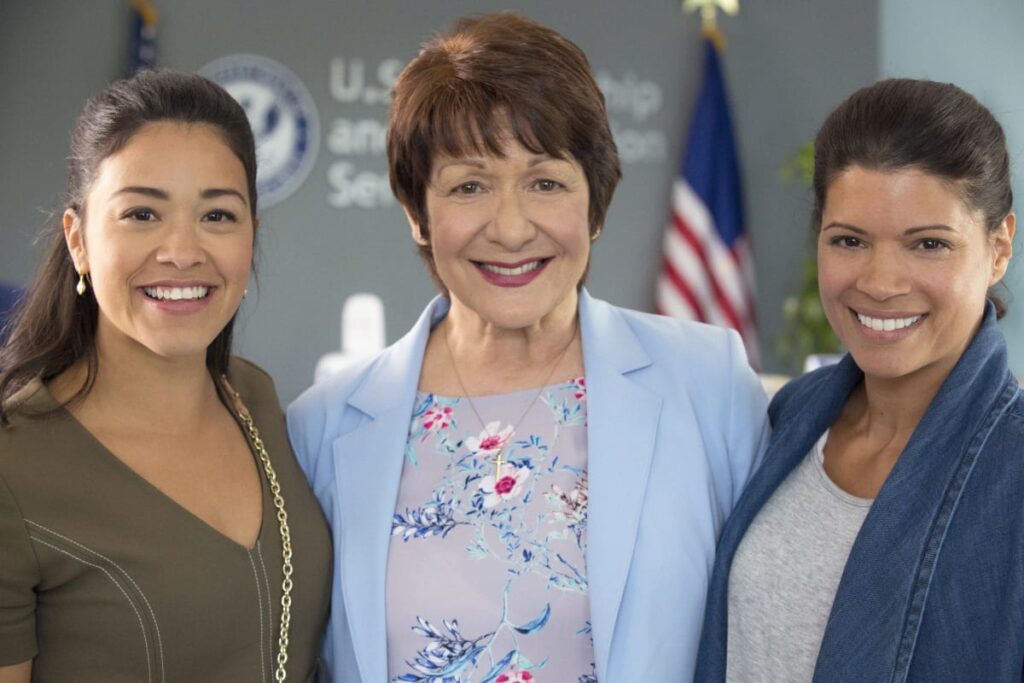 Welcome to America - Jane the Virgin Season 4 Episode 15