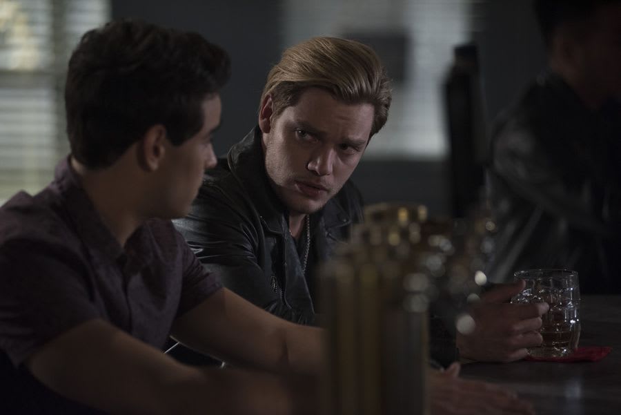 Who Is After Simon? - Shadowhunters