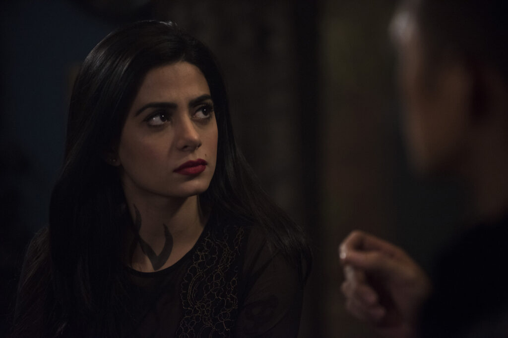 Don't Mess With Isabelle - Shadowhunters Season 3 Episode 8