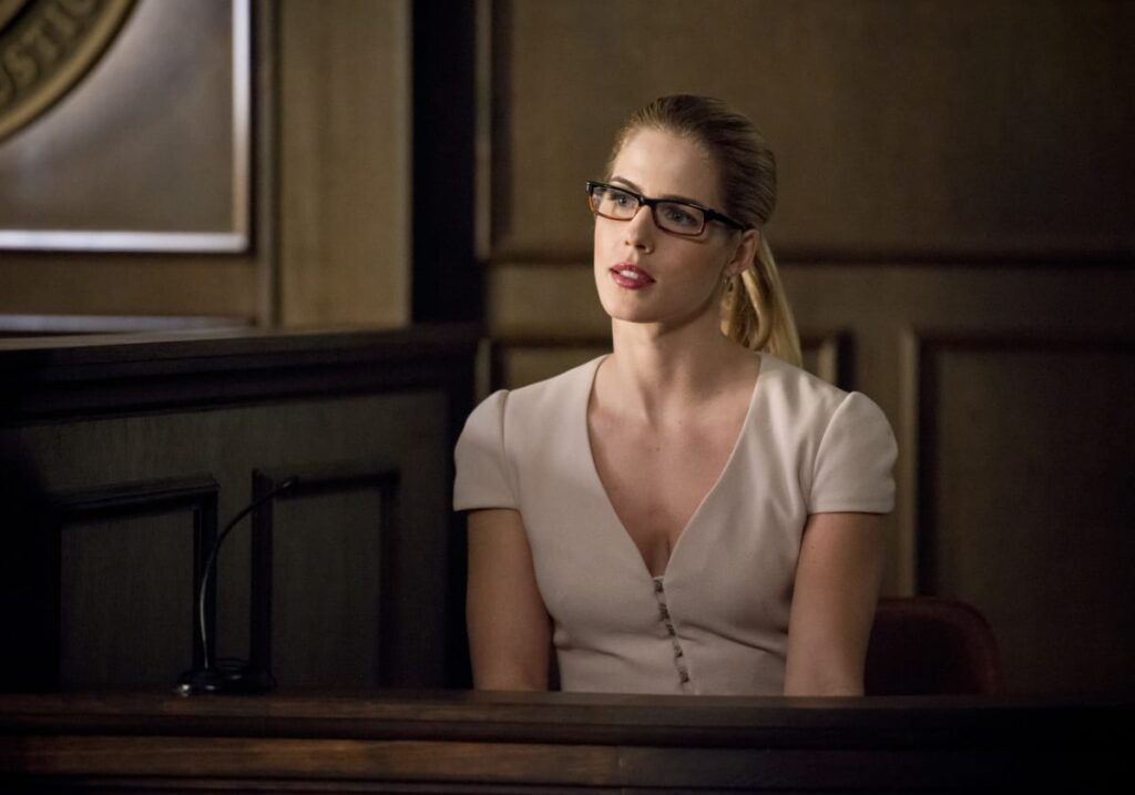 Felicity Takes the Stand - Arrow Season 6 Episode 21