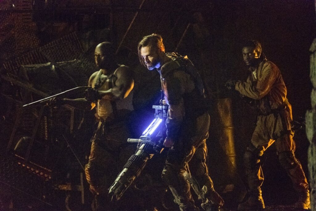 McCreary and His New Weapon of Choice - The 100 Season 5 Episode 4