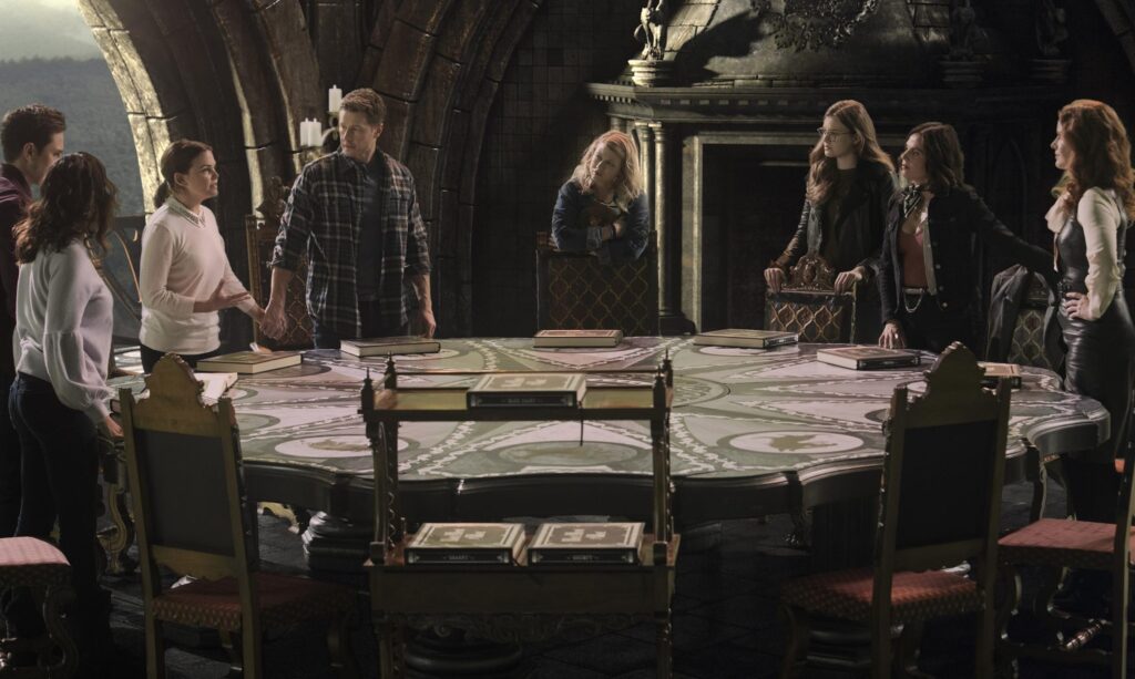Planning an Attack - Once Upon a Time Season 7 Episode 22