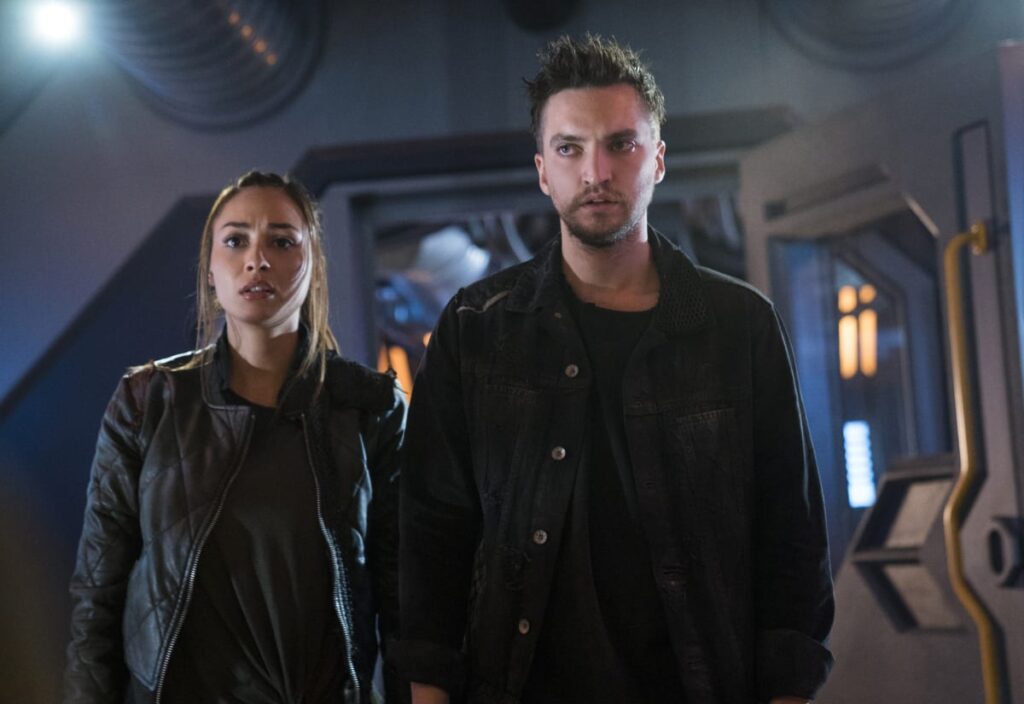 Raven and Murphy In Space Spinoff - The 100 Season 5 Episode 4
