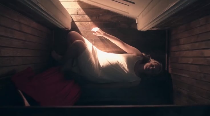 The Comfort of the Closet - The Handmaid's Tale Season 2 Episode 4