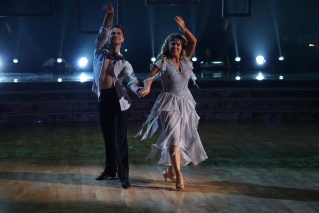 Tonya Harding's Tribute To Her Dad - Dancing With the Stars: Athletes Season 26 Episode 3