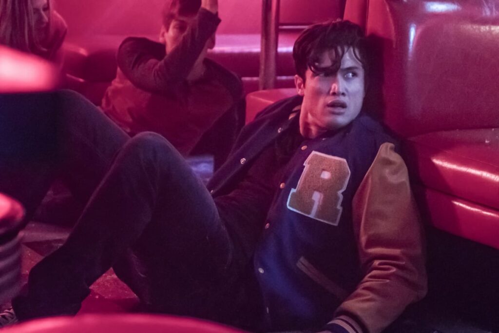 Trouble Arrives - Riverdale Season 2 Episode 21
