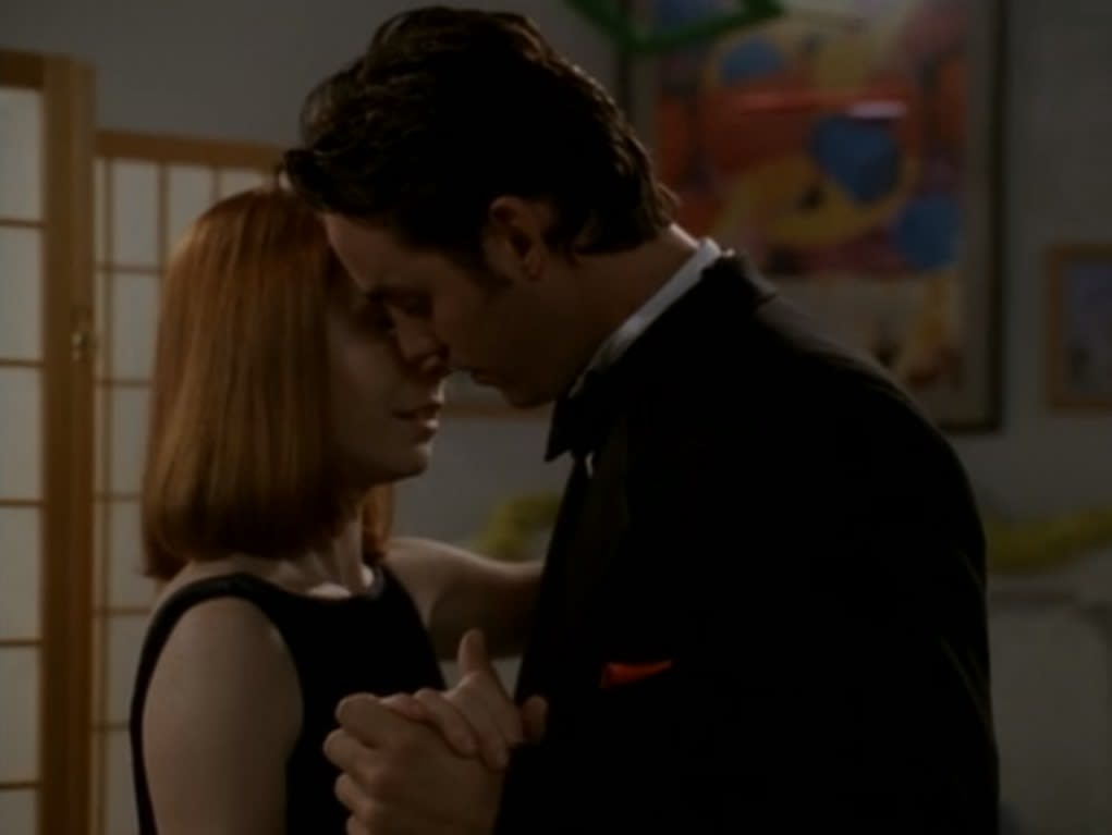 BFF Kiss - Buffy the Vampire Slayer Season 3 Episode 5