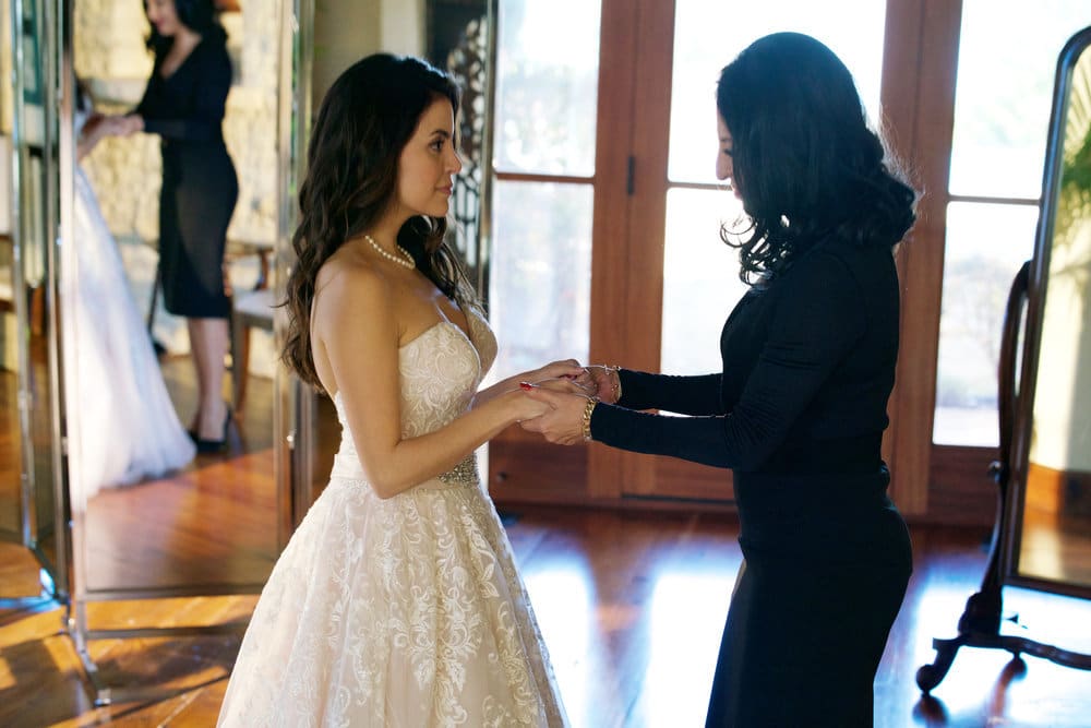 Isabela's Wedding Dress - Queen of the South Season 3 Episode 1