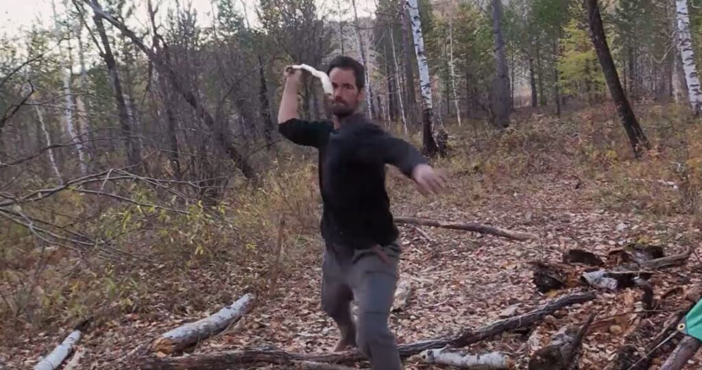 Hunting Jungle Style - Alone Season 5 Episode 7