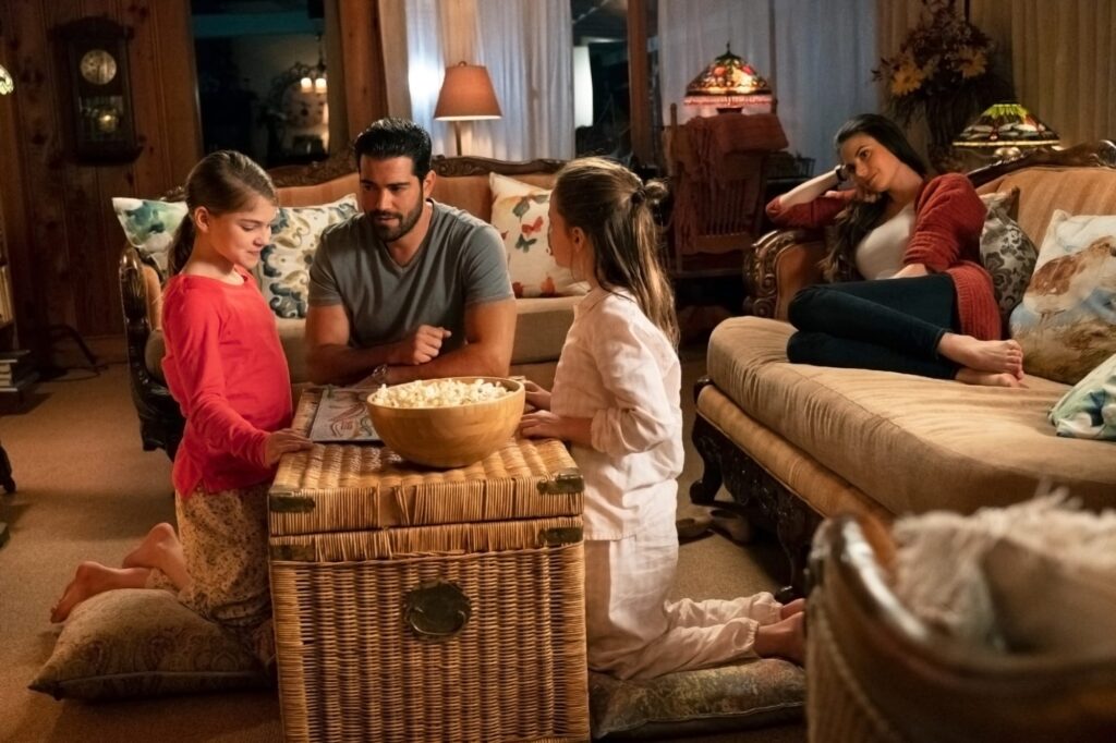 Family Time - Chesapeake Shores Season 3 Episode 3
