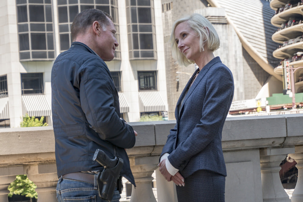 An Arrangement - Chicago PD Season 6 Episode 1