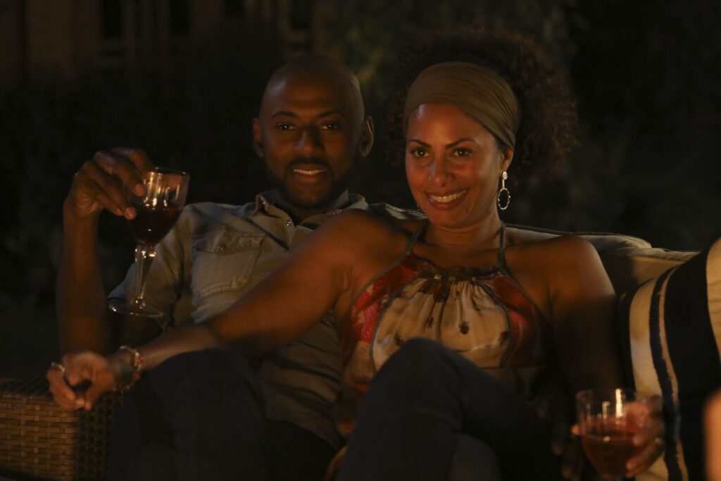 Behind Every Smile - A Million Little Things Season 1 Episode 4