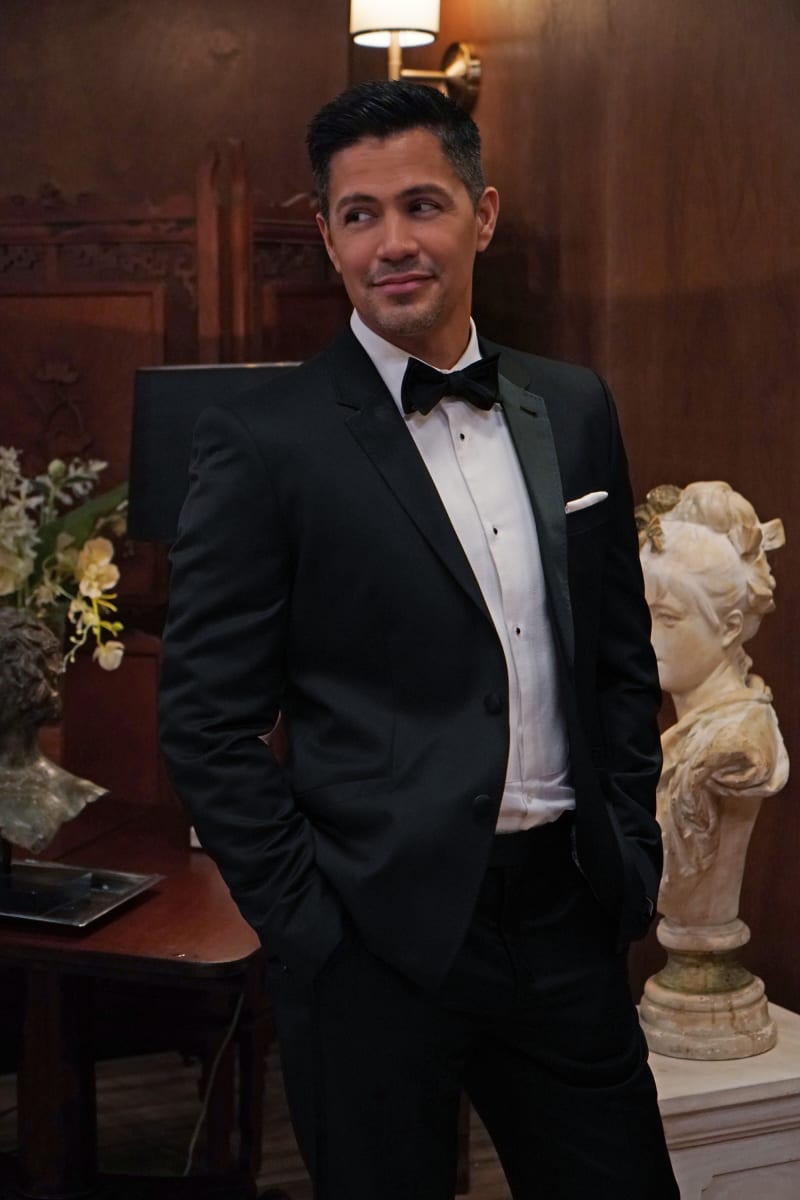 Magnum as James Bond - Magnum P.I. Season 1 Episode 4