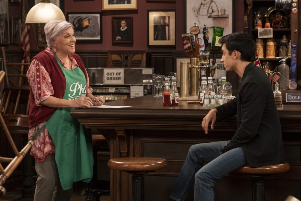 Phyllis Hires Some Help - Murphy Brown Season 11 Episode 2