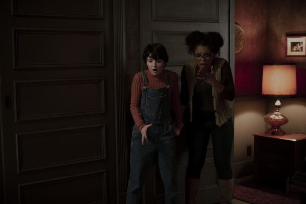 Roz and Susie - Chilling Adventures of Sabrina Season 1 Episode 4