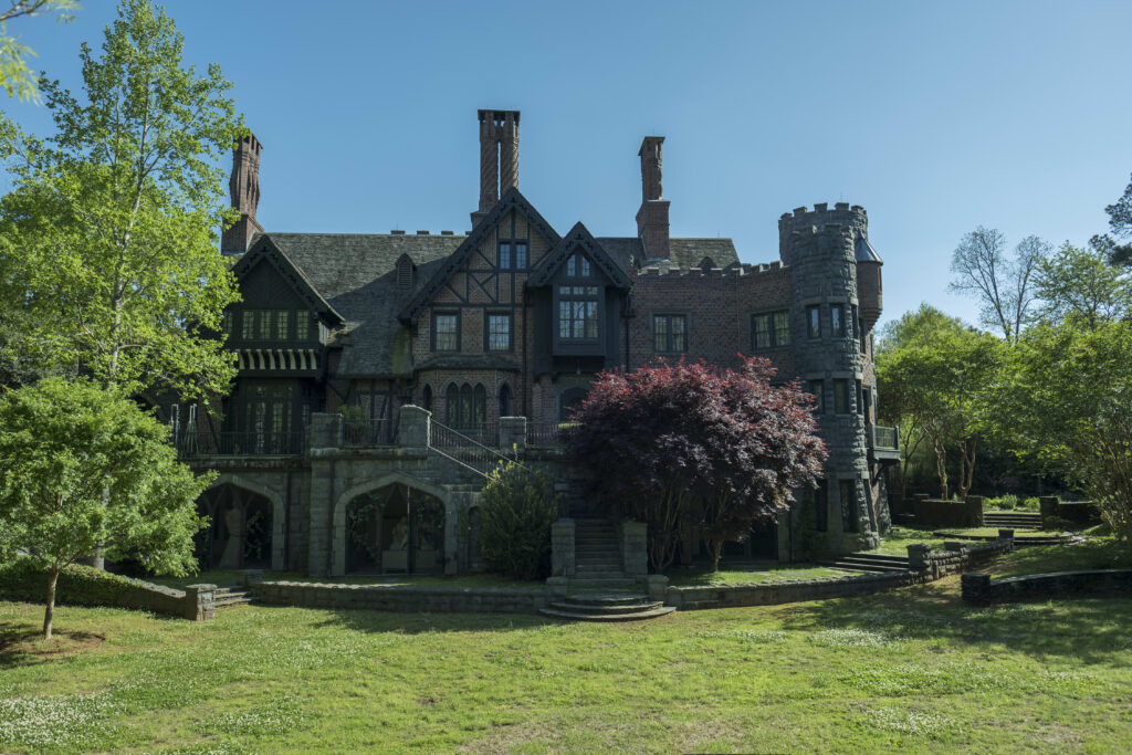 The House - The Haunting of Hill House Season 1 Episode 4